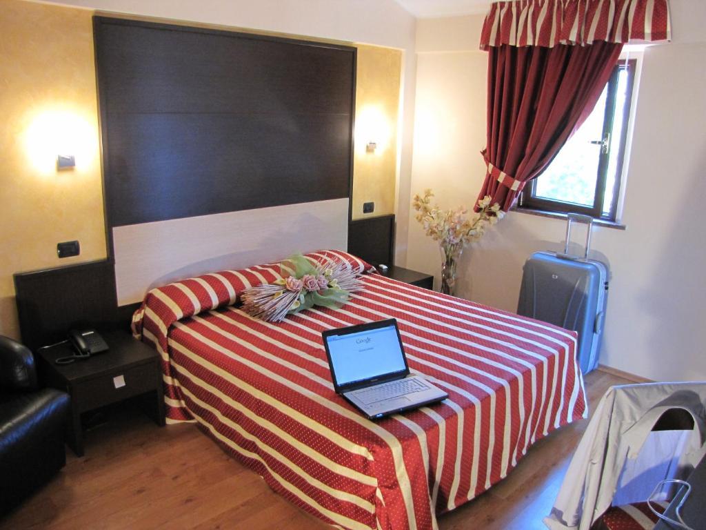 Hotel Iacone Chieti Cameră foto